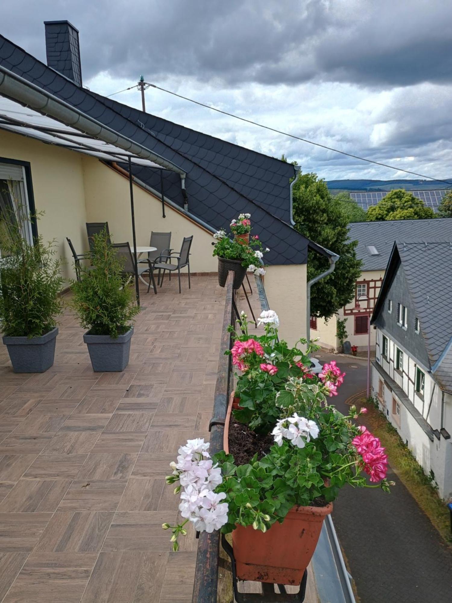 Gasthof Zur Grafschaft Veldenz ภายนอก รูปภาพ